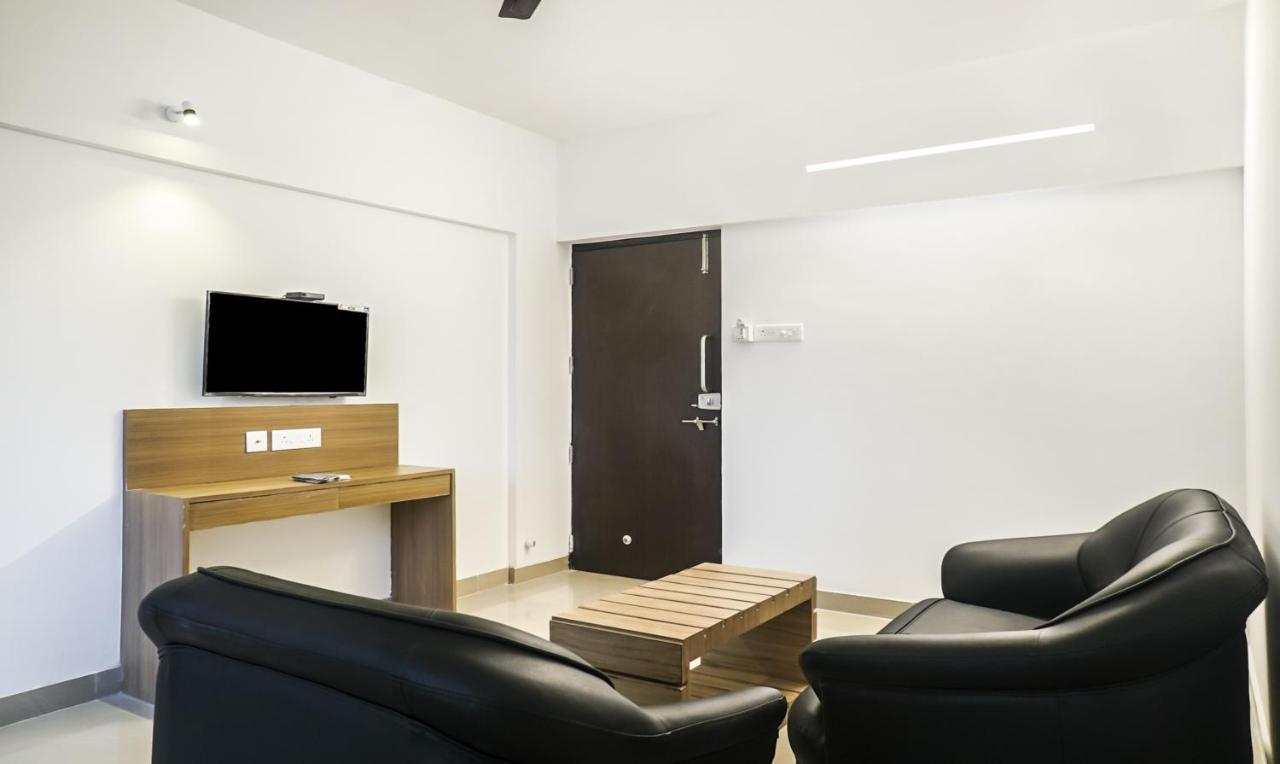 Treebo Luxe Suite, Shivaji Nagar Pune Exteriör bild
