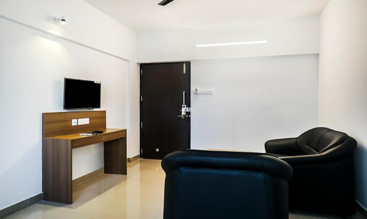 Treebo Luxe Suite, Shivaji Nagar Pune Exteriör bild