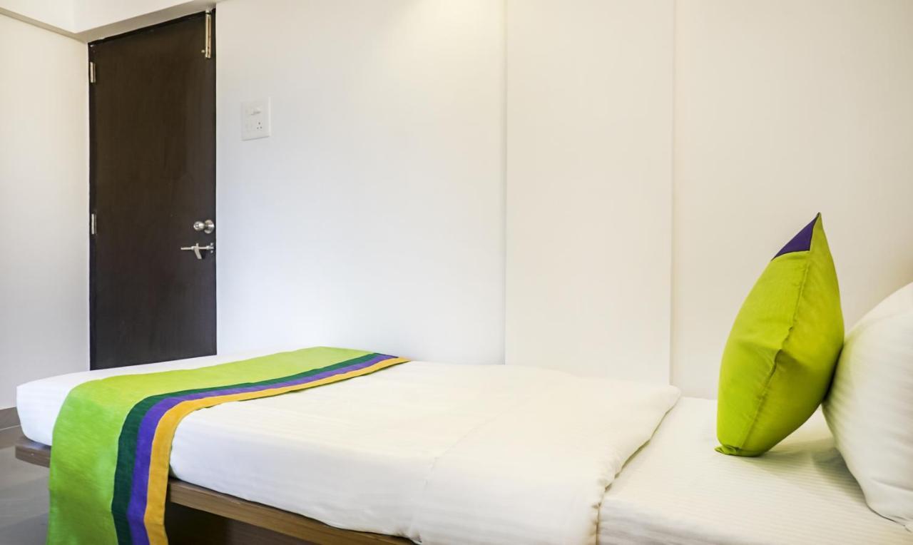 Treebo Luxe Suite, Shivaji Nagar Pune Exteriör bild
